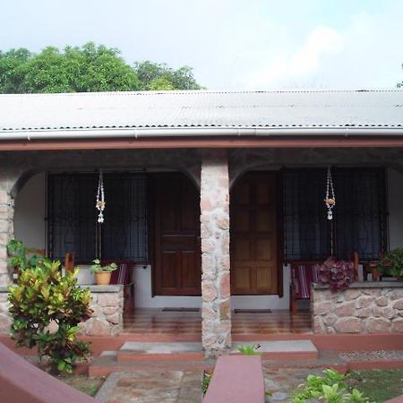 Villa Seashell Self Catering à Grand Anse  Extérieur photo